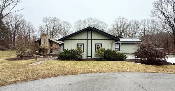 39 Lyons Rd, Dudley, MA 01571