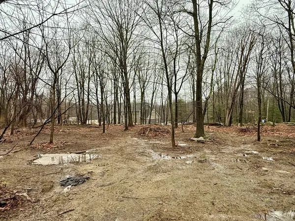 0 Lyons, Dudley, MA 01571