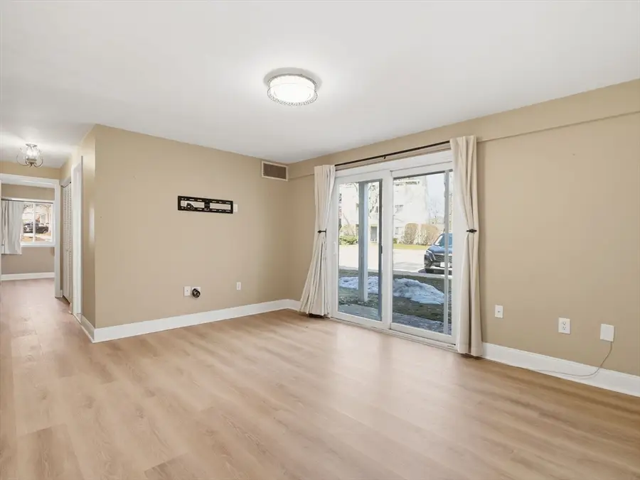 9 Silver Hill Ln #15, Natick, MA 01760 - #3