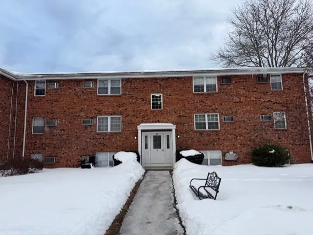 89 Pleasant St #D1, Medfield, MA 02052 - #2