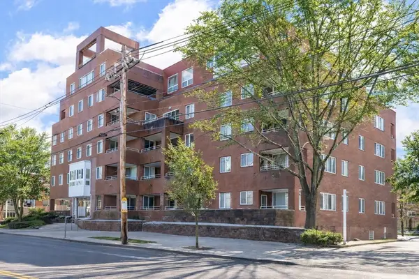 50 Watertown St. #403, Watertown, MA 02472