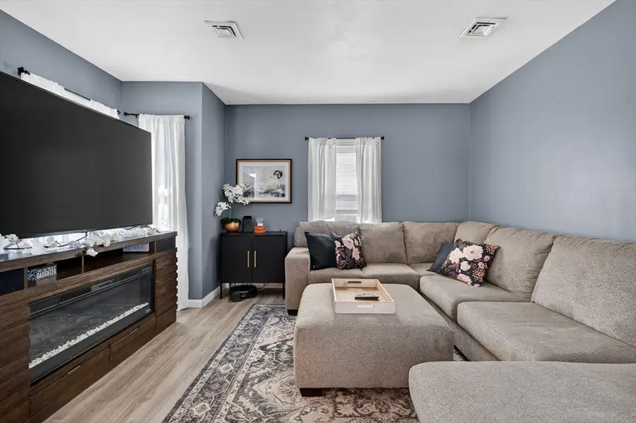 508-510 Lakeview Ave, Lowell, MA 01850 - #2