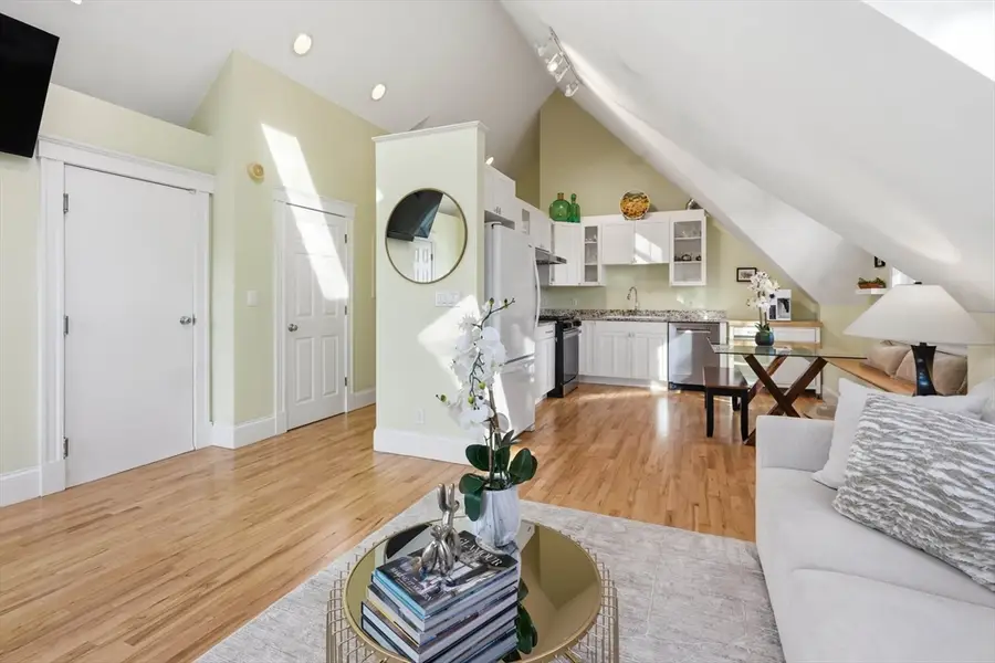 4-6 Spruce Avenue #3, Cambridge, MA 02138 - #3