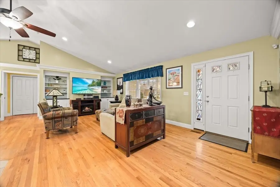 17 Barry Drive, Taunton, MA 02780 - #3