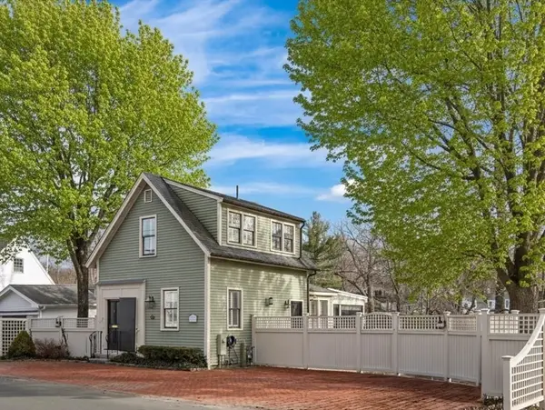 272 North St, Hingham, MA 02043