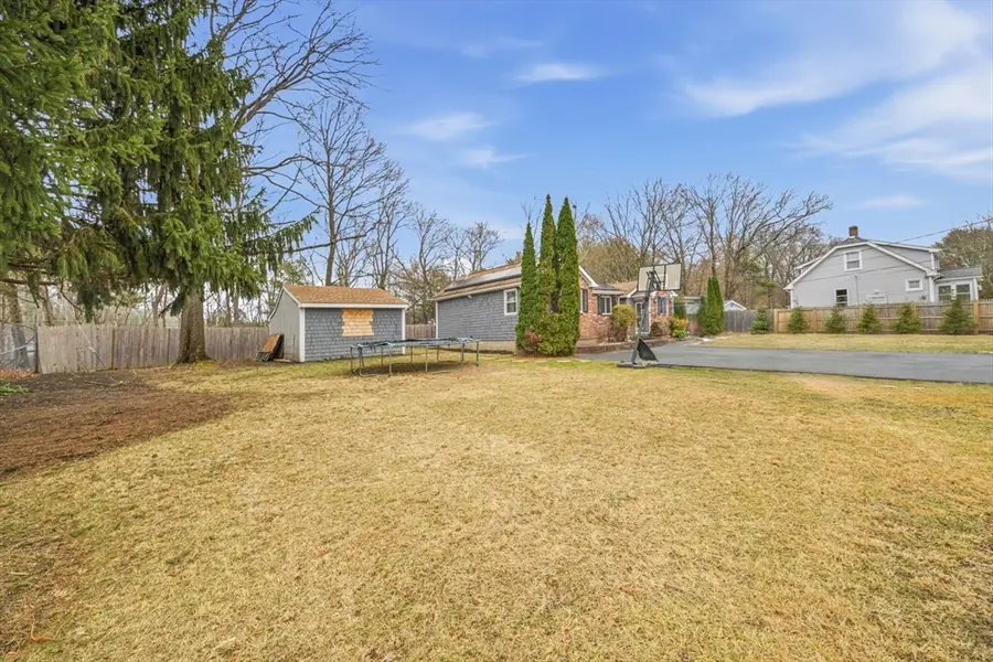 30 Glendale Ave, Uxbridge, MA 01569 - #3