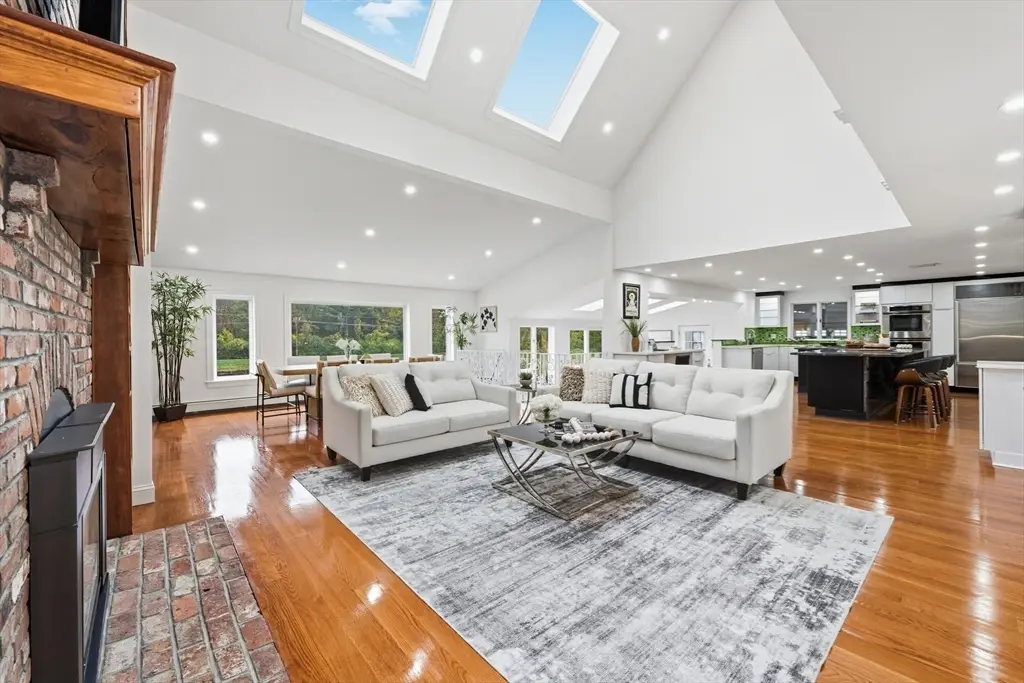 6 Lynbrook Rd, Southborough, MA 01772 - #1