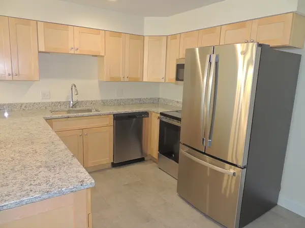 28 Greenleaves Drive #822, Amherst, MA 01002