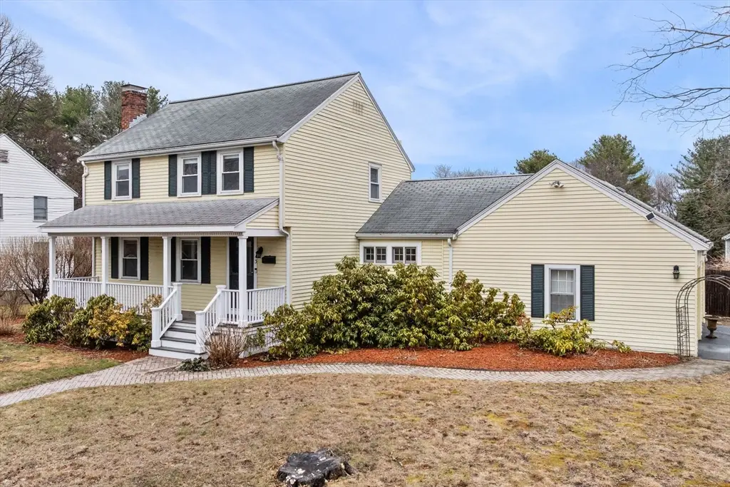 43 Wakefield St, Reading, MA 01867 - #1