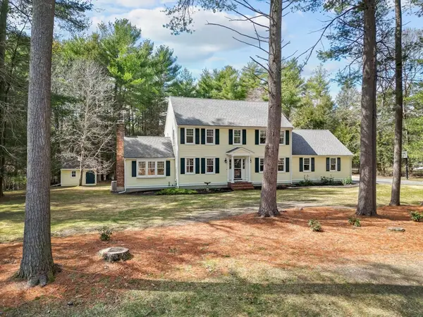 2 Wyndham Rd, Lakeville, MA 02347