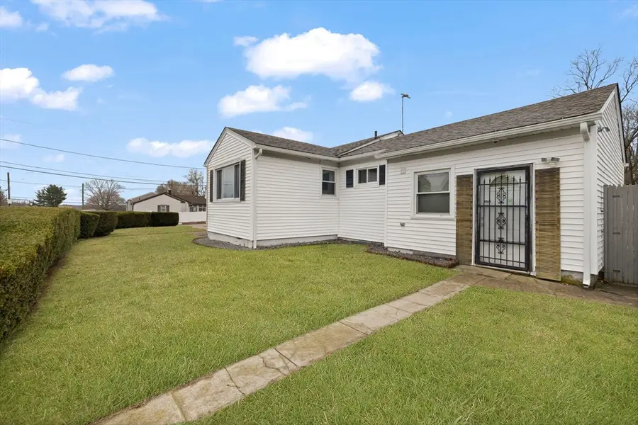 20 Cleveland St, West Warwick, RI 02893 - #2