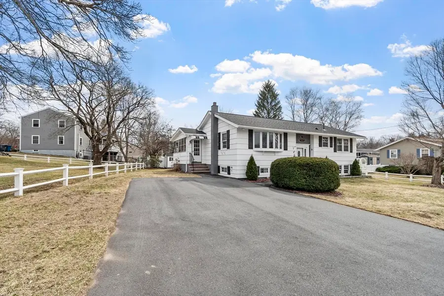 12 Tanglewood Drive, Dracut, MA 01826 - #3