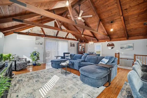 350 Sconticut Neck Rd, Fairhaven, MA 02719