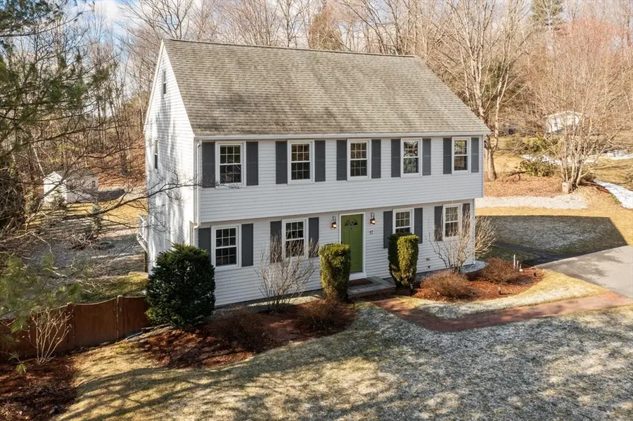 17 Merrimac Dr, Pepperell, MA 01463 - #2