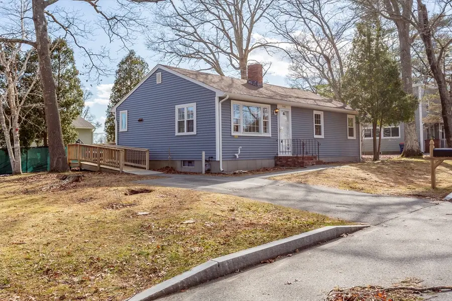 946 Thorndike St, New Bedford, MA 02745 - #2