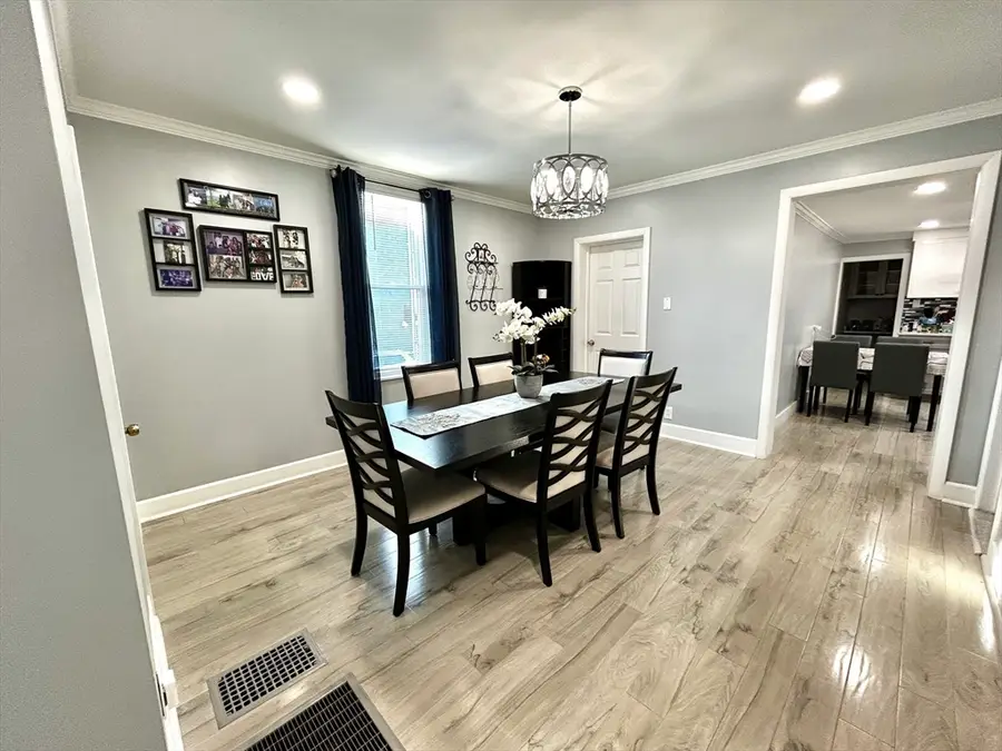 30 Woodlawn St, Everett, MA 02149 - #2