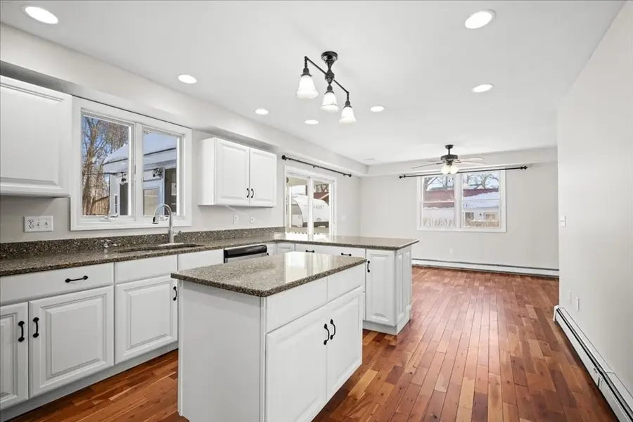 12 Bylund Ave, Auburn, MA 01501 - #3