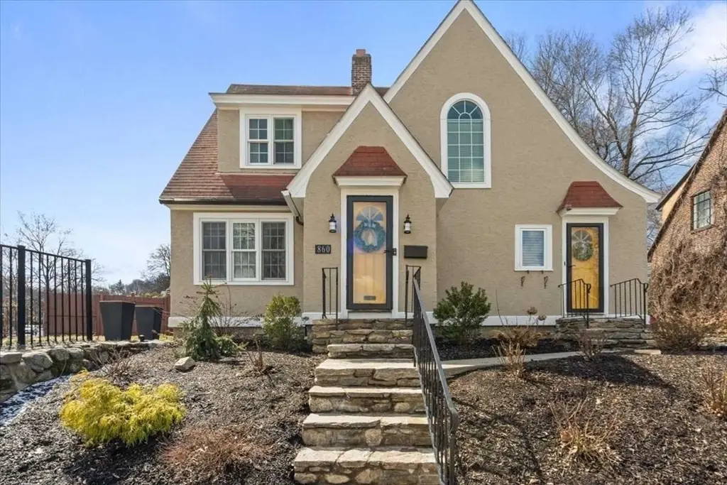 860 Pleasant St, Worcester, MA 01602 - #1