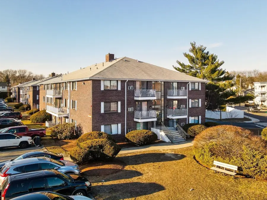 270 E Haverhill St #12, Lawrence, MA 01841 - #2