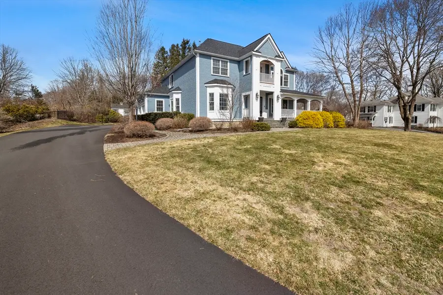 4 Bruce St, Grafton, MA 01519 - #2