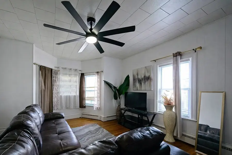 401 Buffinton St, Fall River, MA 02721 - #3