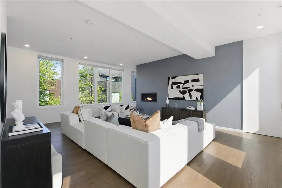 14 I Street #7, Boston, MA 02127 - #3