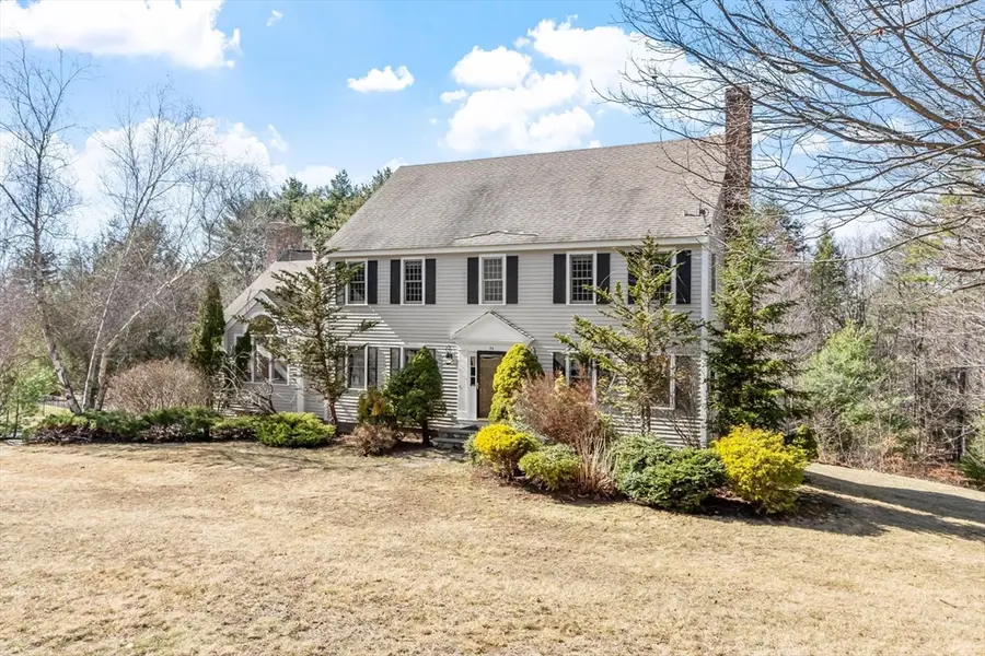 54 Kettle Hole Rd, Bolton, MA 01740 - #2
