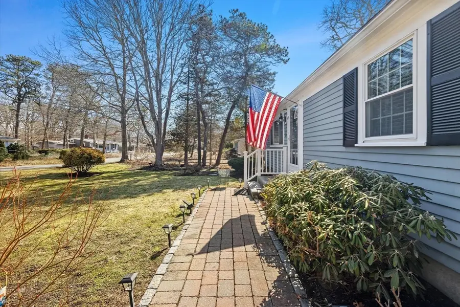 47 Nobby Ln, West Yarmouth, MA 02673 - #3