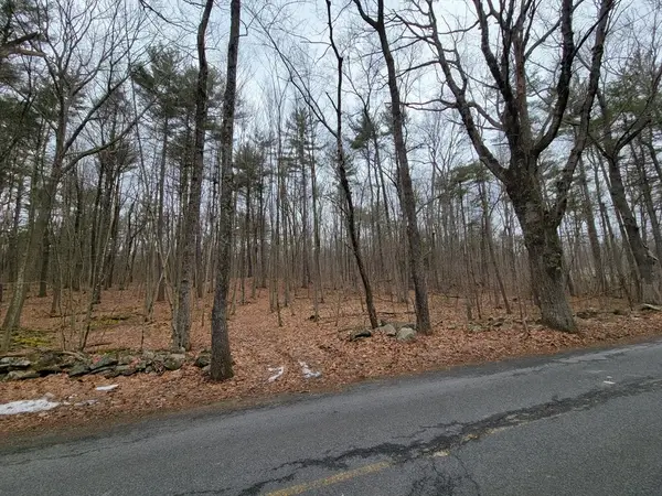 Lot 1 Daniels Rd, Charlton, MA 01507