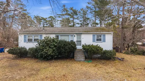 97 Plymouth Ave, Wareham, MA 02538