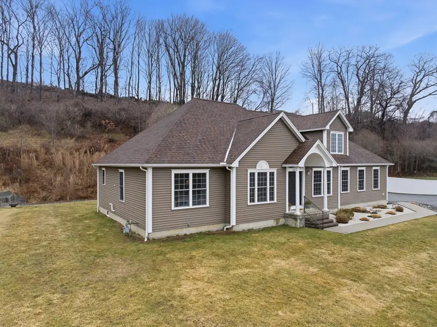 28 Cortland Way, Grafton, MA 01519 - #3