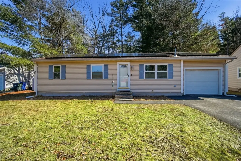 239 Hanson Dr, Springfield, MA 01128 - #1