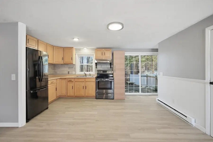 239 Hanson Dr, Springfield, MA 01128 - #2