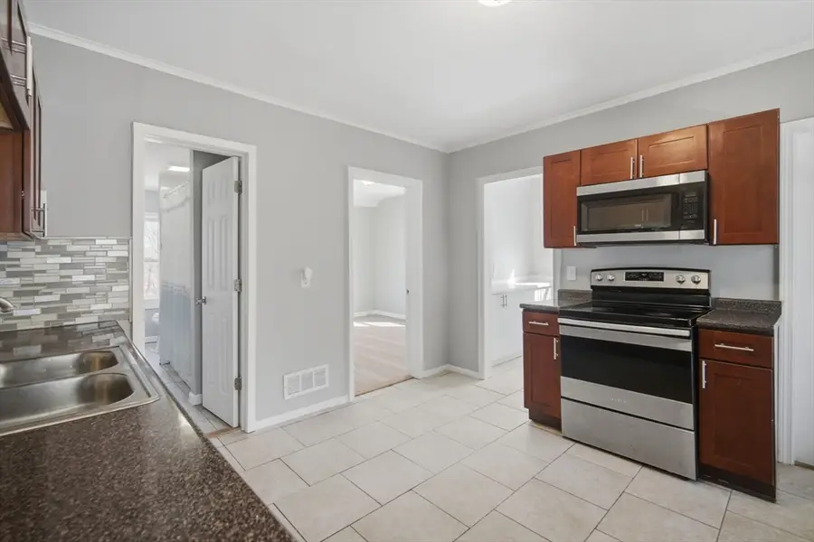 101-103 Oak St, Springfield, MA 01151 - #3