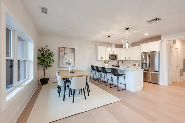 62 Foundry St #202, Wakefield, MA 01880