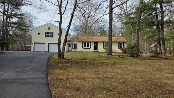 11 Walnut St, Douglas, MA 01516