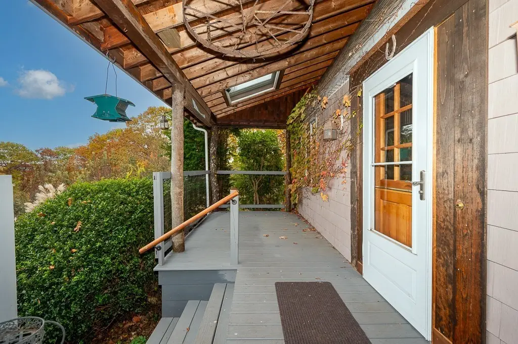 231 Chamberlain Hill Rd, Barre, MA 01005 - #1