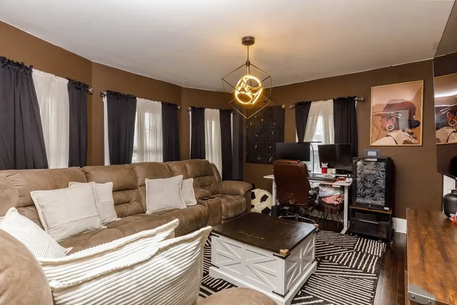 33 Henry Street, Fitchburg, MA 01420 - #3