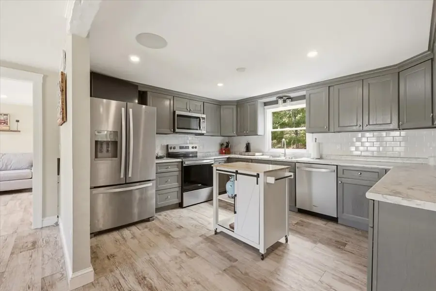 23 Clubhouse Dr, Pocasset, MA 02559 - #2