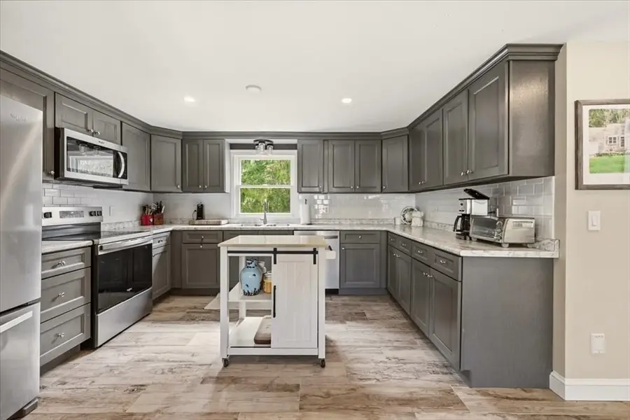 23 Clubhouse Dr, Pocasset, MA 02559 - #3