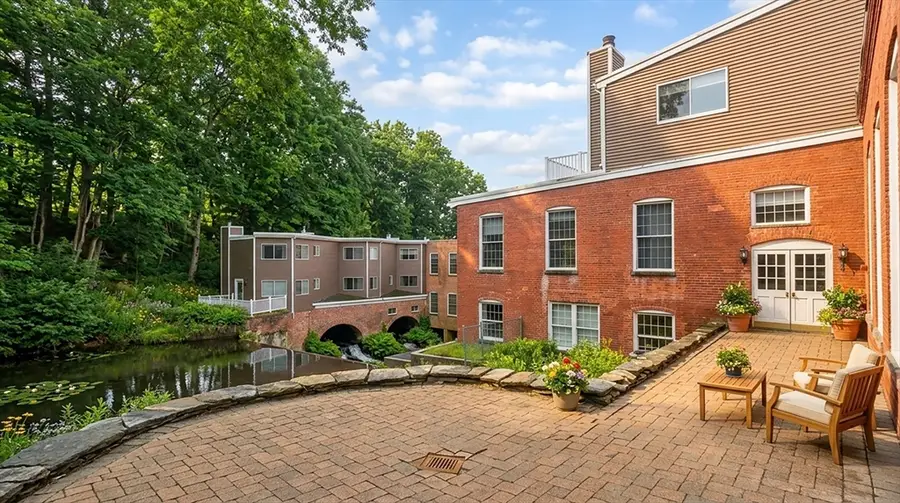 124 College St #20, South Hadley, MA 01075 - #2