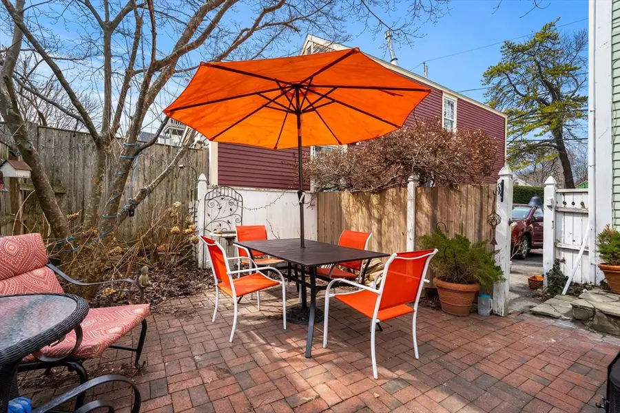 17 Carter St, Newburyport, MA 01950 - #3