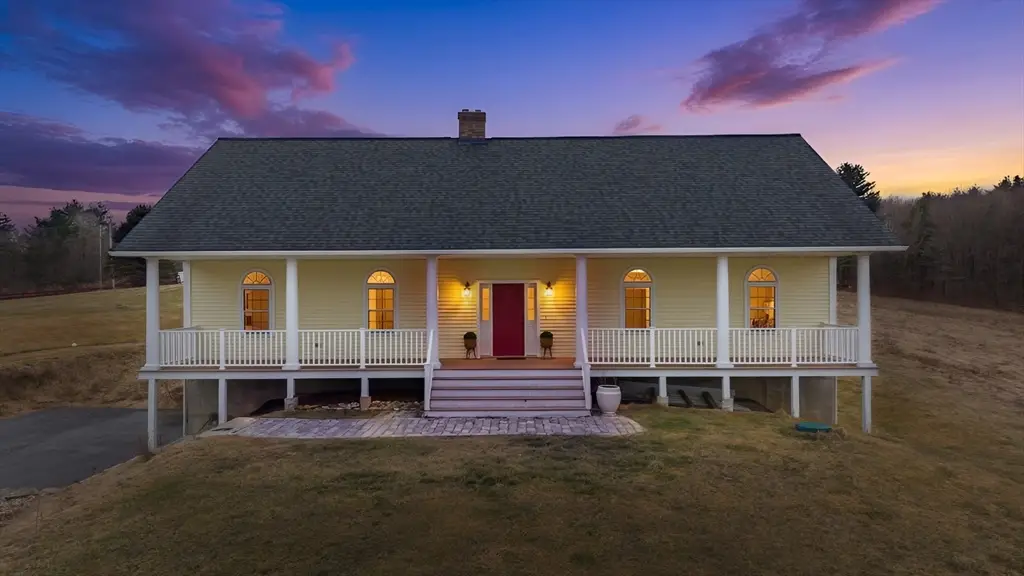 126 Howe St, East Brookfield, MA 01515 - #1