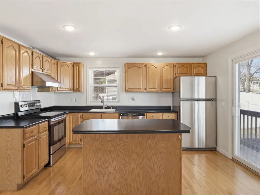 7 Atlas St, Worcester, MA 01604 - #2