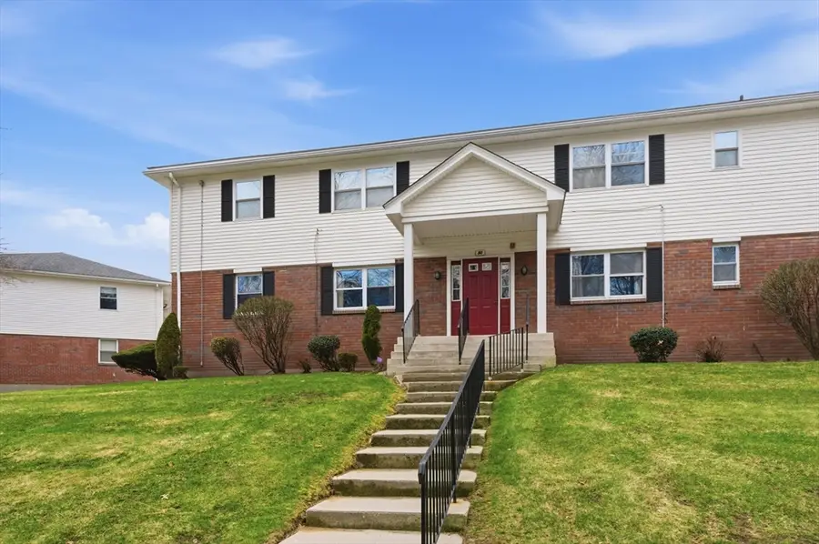 80 Colonial Cir #B, Chicopee, MA 01020 - #2