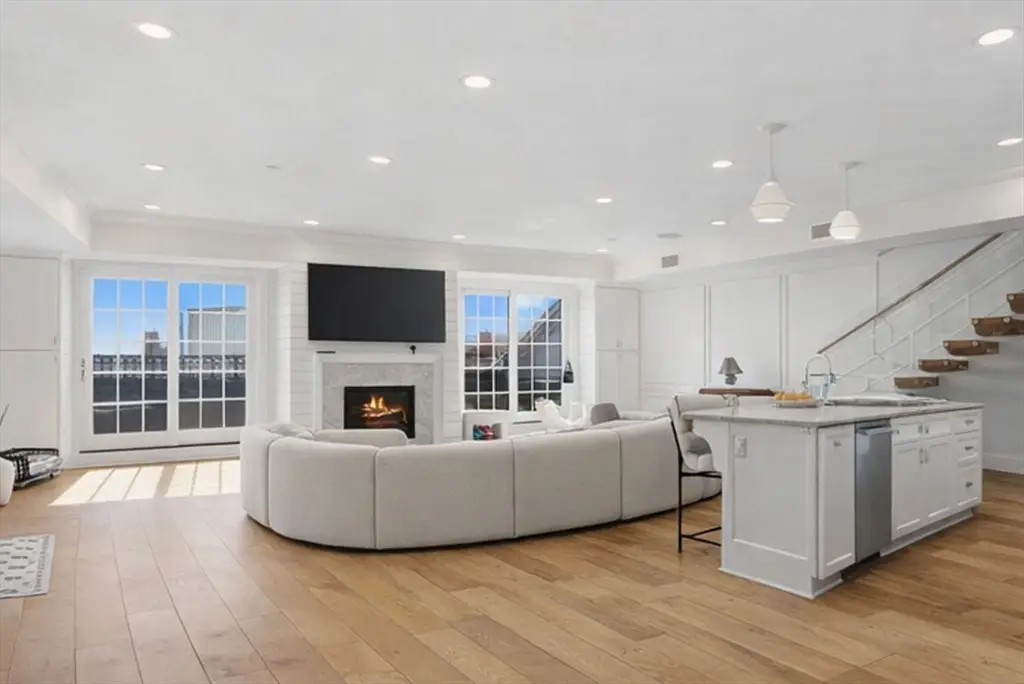 374-398 Bunker Hill St #307, Boston, MA 02129 - #1