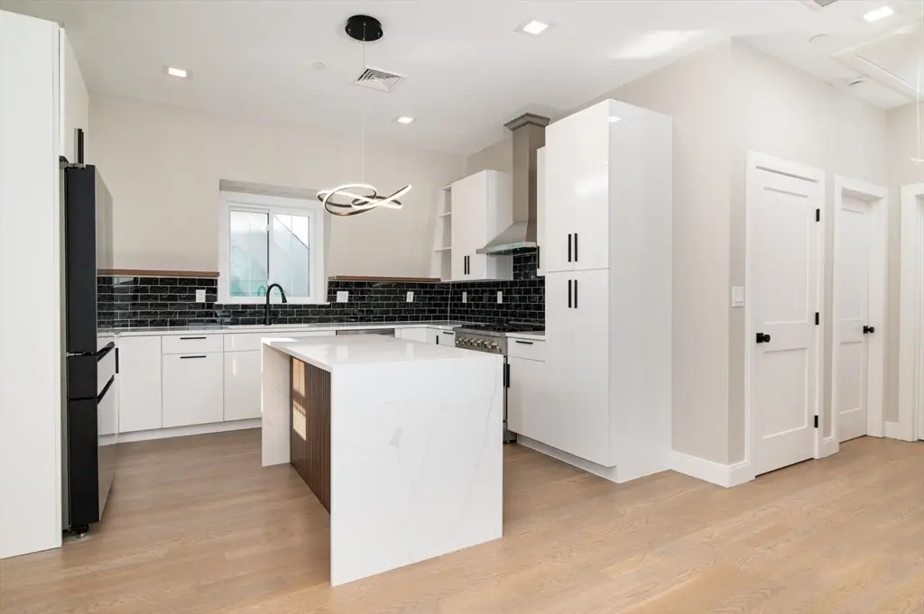 13 Arlington St #C, Somerville, MA 02145 - #1