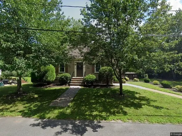 34 Plymouth Rd #34, Reading, MA 01867