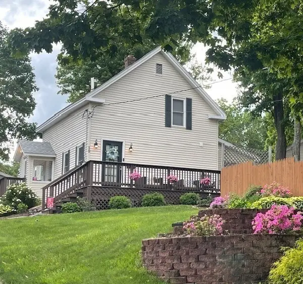 10 Cedar St, Hudson, MA 01749