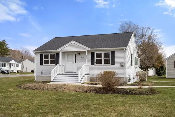 221 Crystal Water Drive #221, East Bridgewater, MA 02333